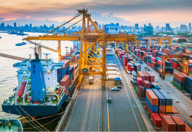 Viet Nam’s exports maintain growth momentum, new record set in August - Ảnh 1.