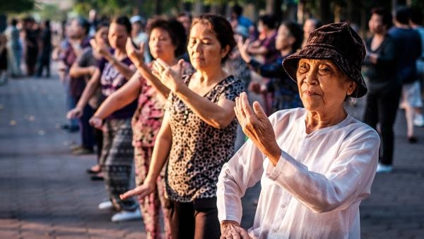 Viet Nam projected to become aging population society by 2038- Ảnh 1.