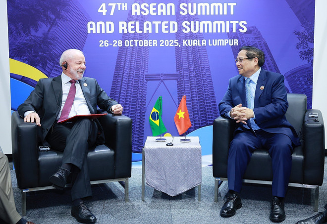 Vietnamese PM meets with Cambodian, Canadian, Brazilian leaders on sidelines of 47th ASEAN Summit- Ảnh 2. Vietnamese PM meets with Cambodian, Canadian, Brazilian leaders on sidelines of 47th ASEAN Summit- Ảnh 2.