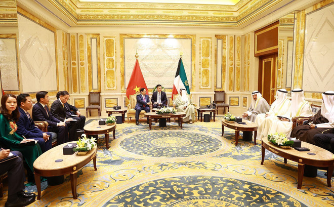 Prime Minister Pham Minh Chinh meets Kuwaiti Emir Sheikh Meshal Al-Ahmad Al-Jaber Al-Sabah- Ảnh 2. Prime Minister Pham Minh Chinh meets Kuwaiti Emir Sheikh Meshal Al-Ahmad Al-Jaber Al-Sabah- Ảnh 2.