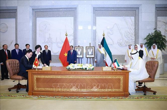 Viet Nam, Kuwait upgrade ties to strategic partnership
- Ảnh 3. Viet Nam, Kuwait upgrade ties to strategic partnership
- Ảnh 3.