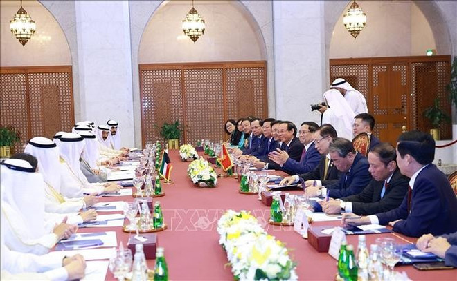Viet Nam, Kuwait upgrade ties to strategic partnership
- Ảnh 2. Viet Nam, Kuwait upgrade ties to strategic partnership
- Ảnh 2.