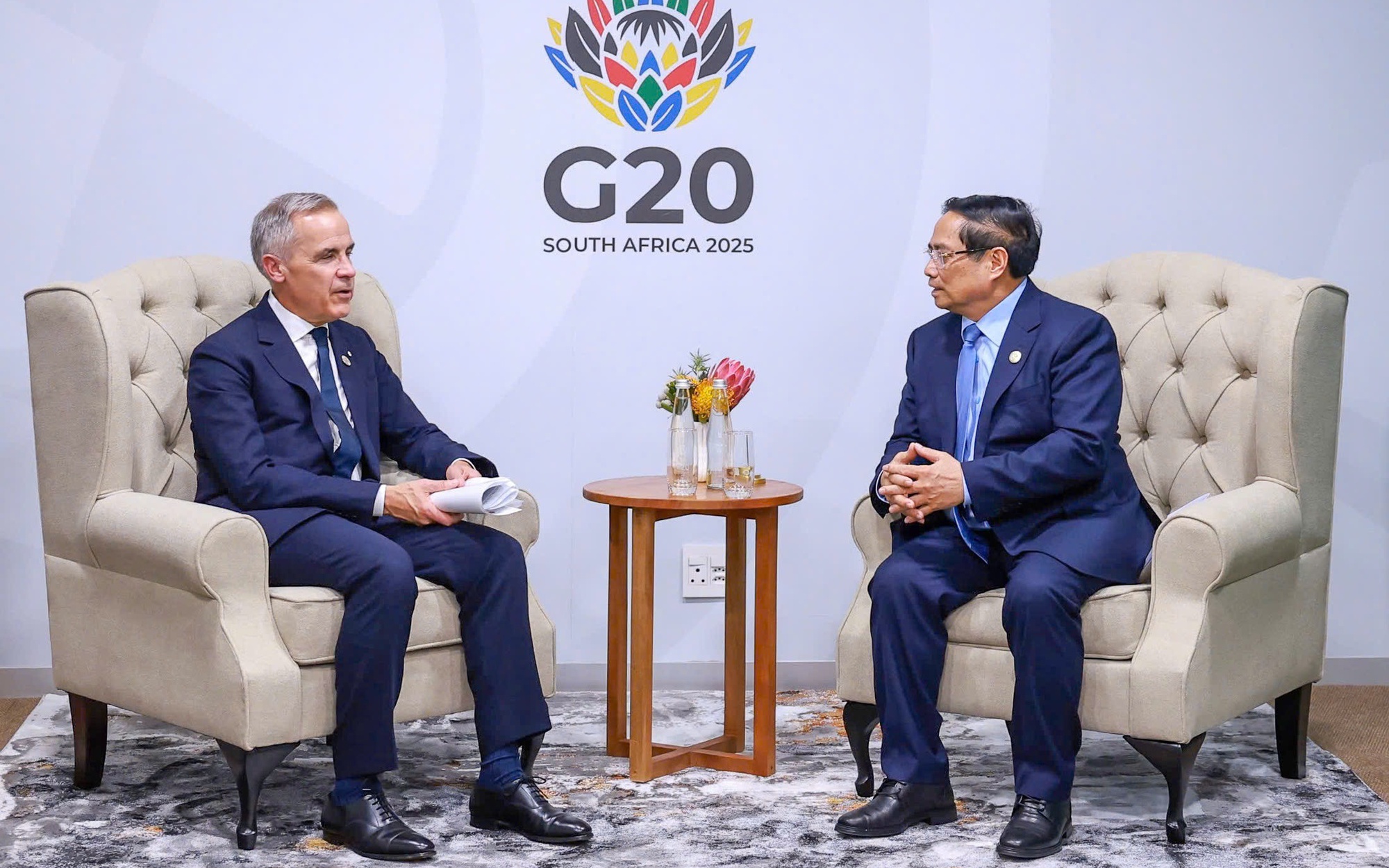 Prime Minister Pham Minh Chinh meets Canadian counterpart Mark Carney in South Africa