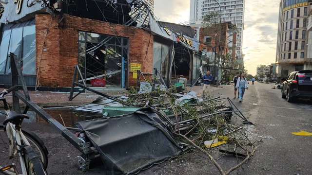 Kalmaegi typhoon claims five lives in central Viet Nam- Ảnh 1. Kalmaegi typhoon claims five lives in central Viet Nam- Ảnh 1.