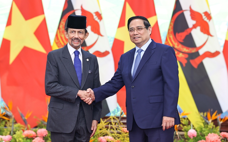Prime Minister Pham Minh Chinh meets with Sultan of Brunei Haji Hassanal Bolkiah