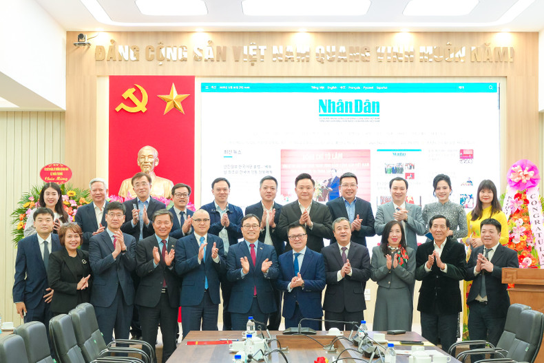 Le journal Nhan Dan lance la version en ligne en coréen - Ảnh 2.