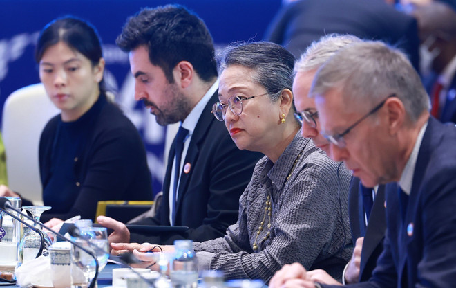 PM puts forth initiatives for sustainable and people-centered green transition- Ảnh 3.