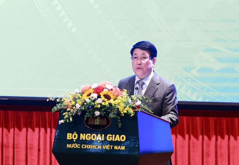 Le président Luong Cuong souligne le rôle de consolidation de la paix de la diplomatie dans la guerre et le temps de paix - ảNH 1.