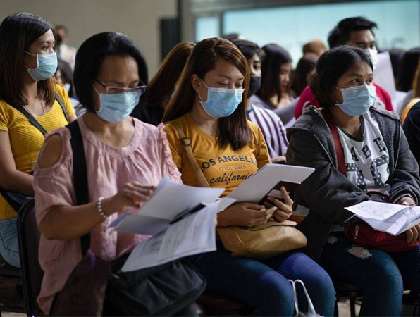 Citizen advised to wear masks in public areas amid COVID-19 spike- Ảnh 1. Citizen advised to wear masks in public areas amid COVID-19 spike- Ảnh 1.