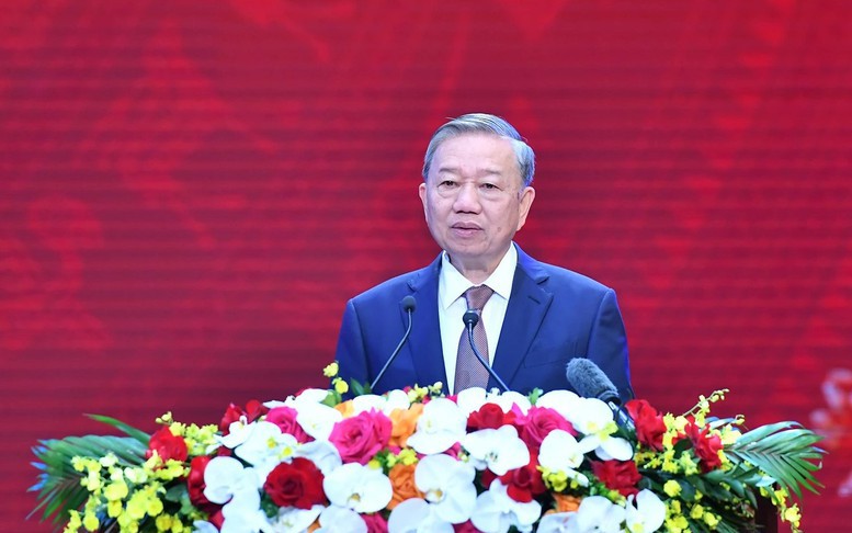 Party leader stresses major orientations for legislation formulation and enforcement