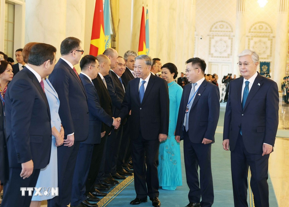 Official welcome ceremony for top Vietnamese leader To Lam in Kazakhstan- Ảnh 2. Official welcome ceremony for top Vietnamese leader To Lam in Kazakhstan- Ảnh 2.