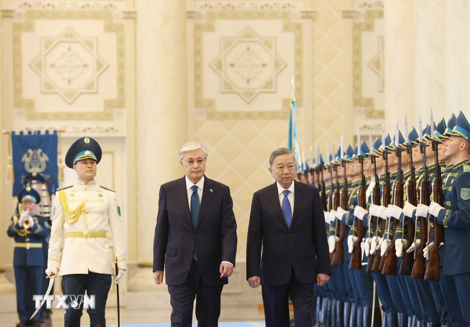Official welcome ceremony for top Vietnamese leader To Lam in Kazakhstan- Ảnh 4. Official welcome ceremony for top Vietnamese leader To Lam in Kazakhstan- Ảnh 4.