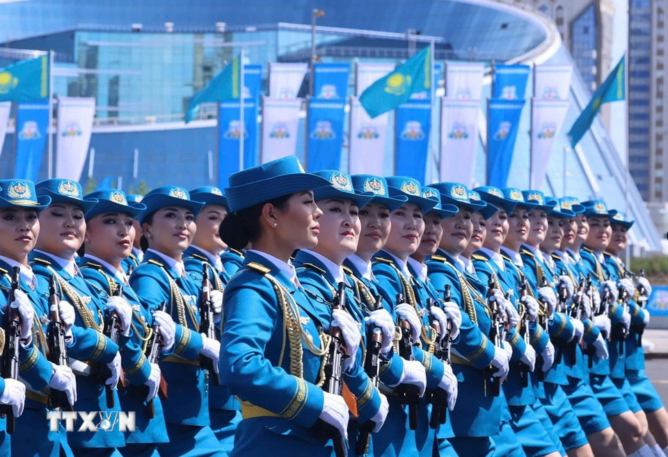 General Secretary To Lam attends victory parade in Astana - Ảnh 3. General Secretary To Lam attends victory parade in Astana - Ảnh 3.