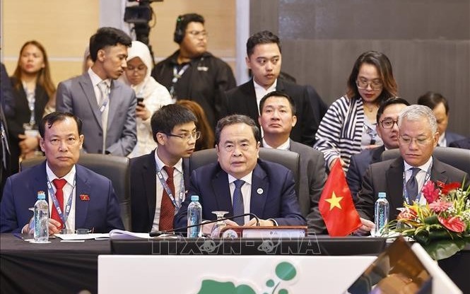 Top Vietnamese legislator attends AIPA-46 Executive Committee