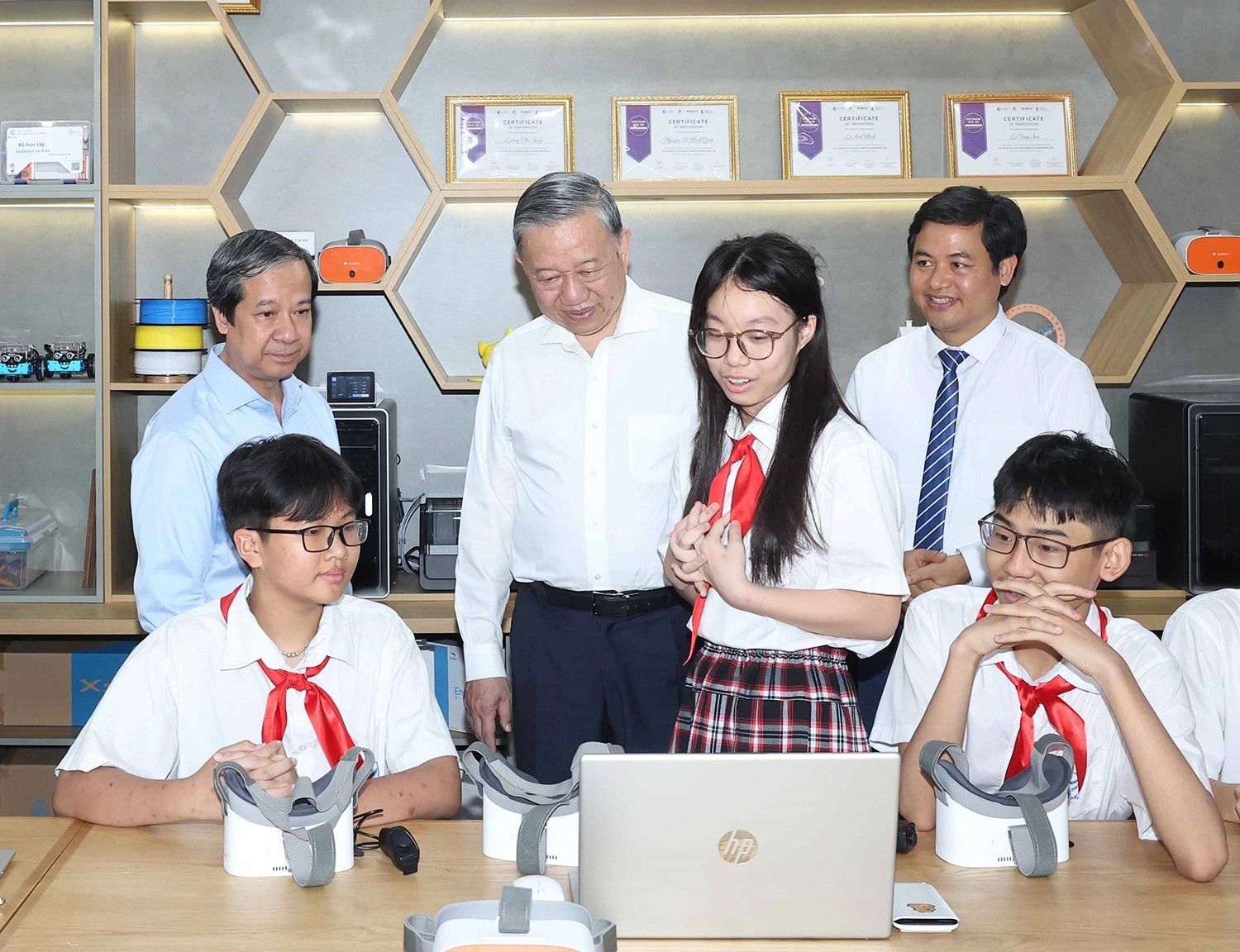 Viet Nam’s 80-year education journey: From illiteracy to internationalization- Ảnh 2. Viet Nam’s 80-year education journey: From illiteracy to internationalization- Ảnh 2.