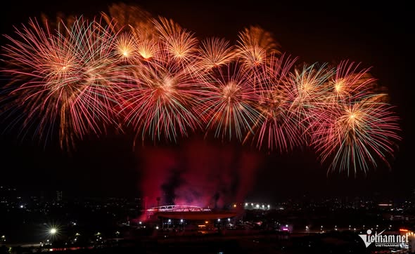 Ha Noi to stage pyrotechnic firework displays to celebrate 14th National Party Congress- Ảnh 1.