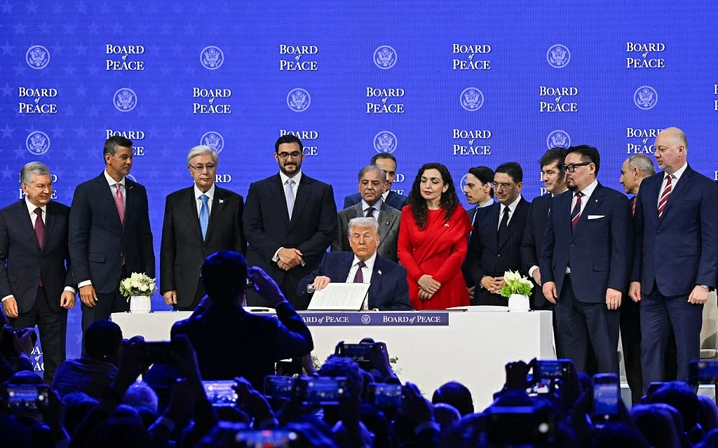 Vietnamese DPM attends signing ceremony of Gaza Board of Peace