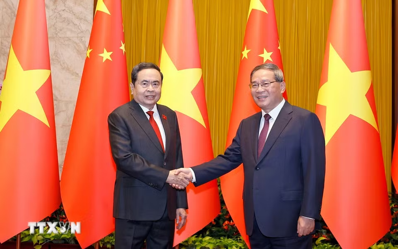 Top legislator meets Chinese Premier in Beijing