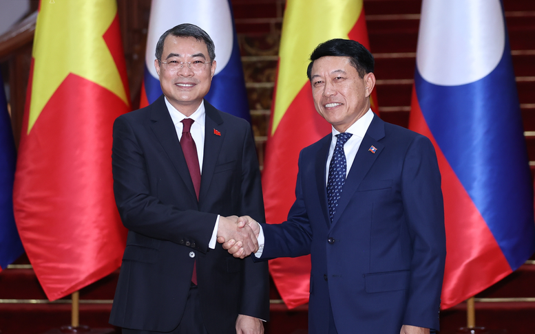 Vietnamese Prime Minister Le Minh Hung accorded official welcome ceremony in Laos