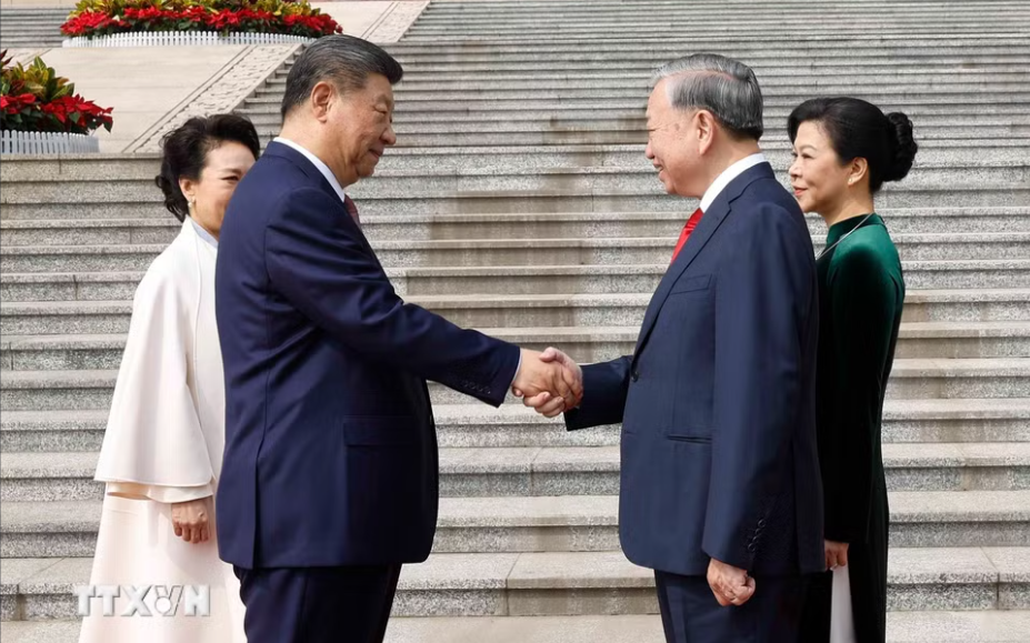 Viet Nam, China sign cooperation agreements in Beijing