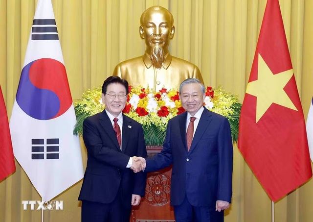 General Secretary, President To Lam holds summit meeting with South Korean President Lee Jae Myung- Ảnh 1.