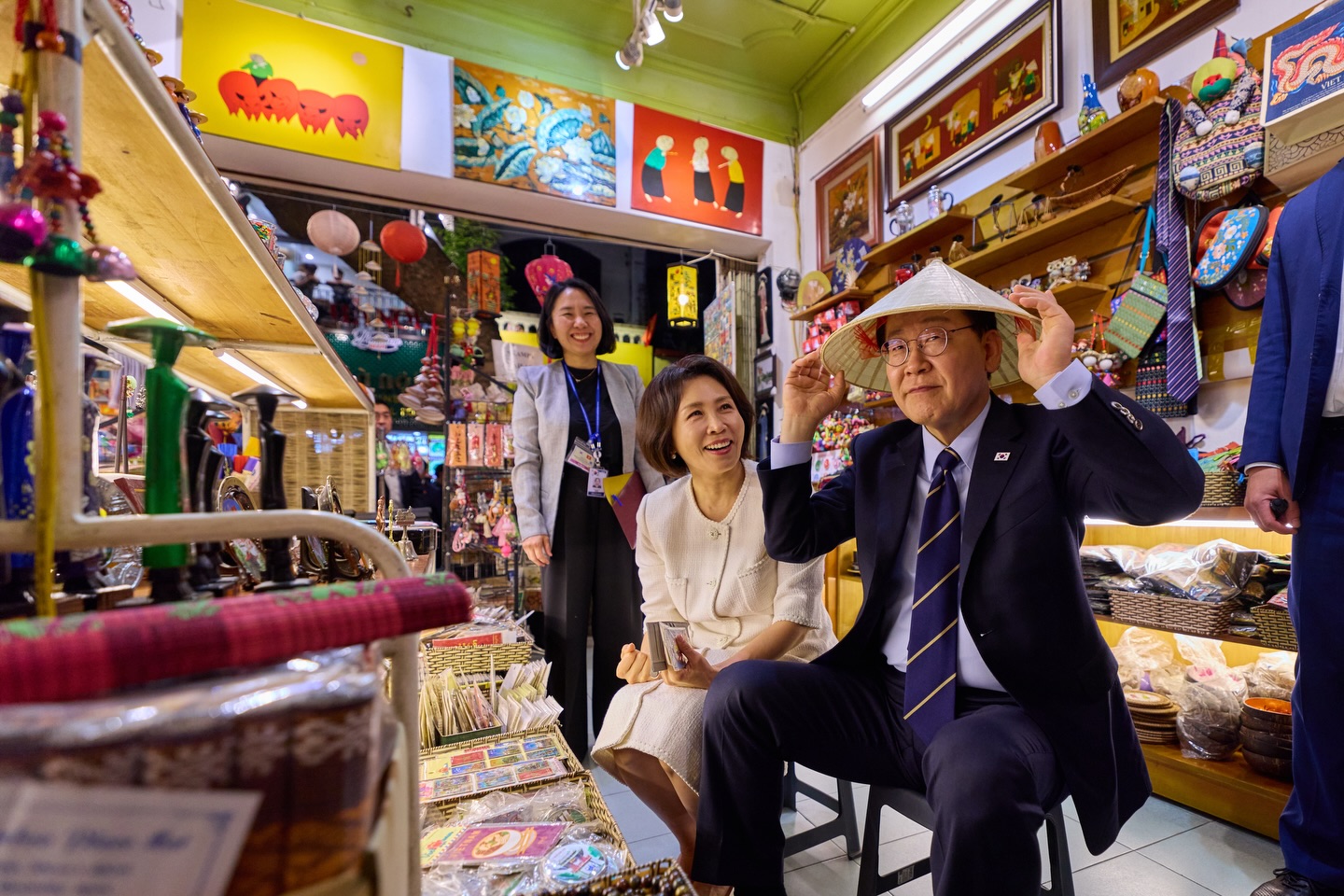 South Korean President Lee Jae Myung, spouse enjoy Ha Noi cuisines- Ảnh 5.