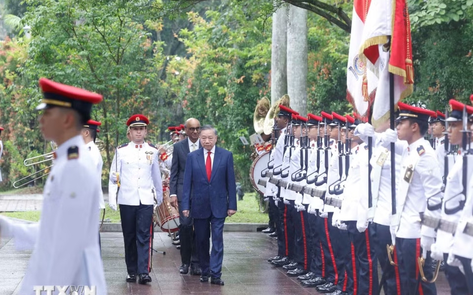 Official welcome ceremony for Vietnamese Party and State leader