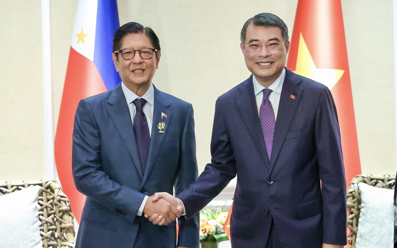 Prime Minister Le Minh Hung meets Philippine President ahead of regional Summits