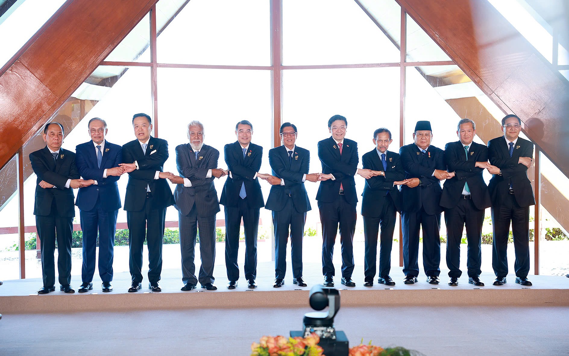 Viet Nam puts foward key proposals to respond to energy crisis at ASEAN Summit