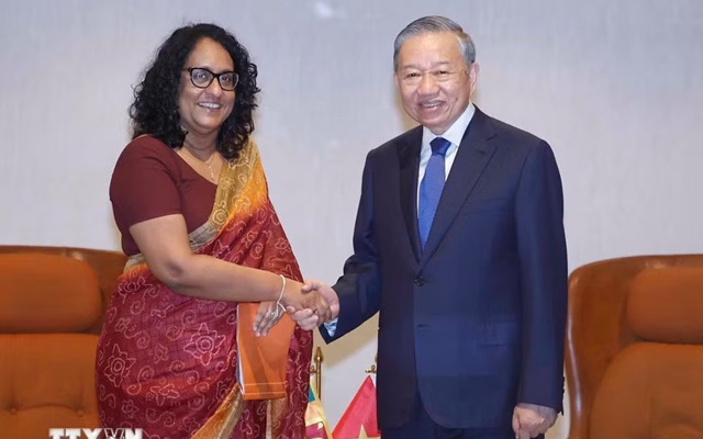 Top leader meets Sri Lankan Prime Minister in Colombo