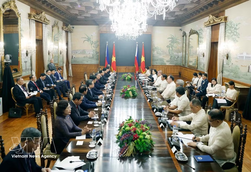 General Secretary, President To Lam accorded official welcome ceremony in Philippines- Ảnh 6.