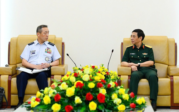 Viet Nam invites Japan to attend 3rd International Defense Expo