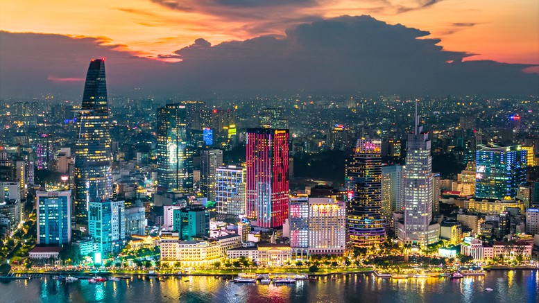 From upper-middle-income to high-income status: Viet Nam breaks new development milestone- Ảnh 1. From upper-middle-income to high-income status: Viet Nam breaks new development milestone- Ảnh 1.