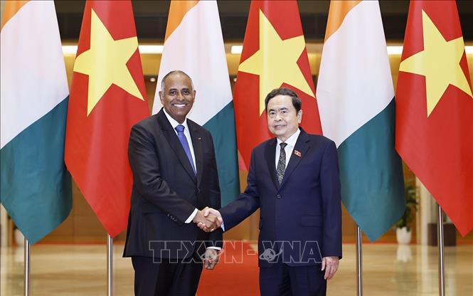 Top Vietnamese, Ivory Coast legislators hold talks in Ha Noi
