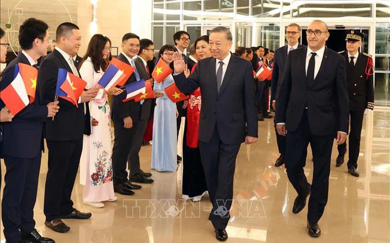 To Lam starts official visit to France