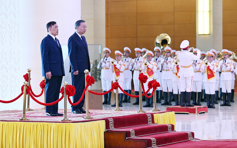 Top leader To Lam hosts official welcome ceremony for Thai King