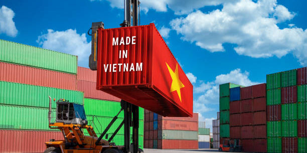 Viet Nam strengthens position in global supply chains- Ảnh 1.