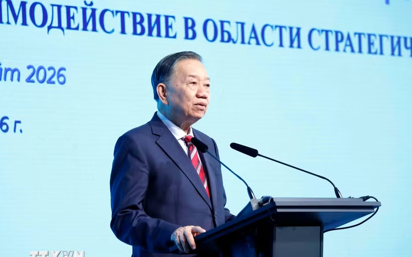 Cooperation in strategic technologies should become new pillar of Viet Nam-Russia ties: To Lam