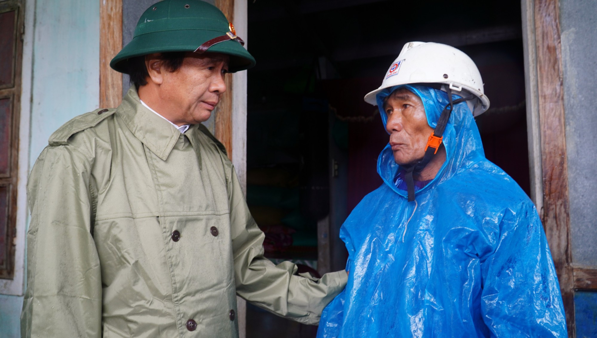 Chùm ảnh: Phó Thủ tướng Lê Văn Thành kiểm tra công tác khắc phục hậu quả mưa lũ tại miền Trung - Ảnh 15.