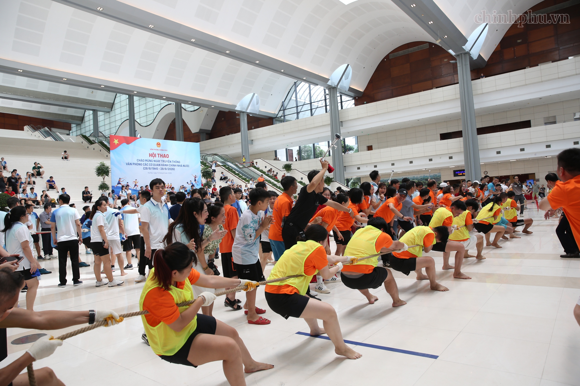 Hội thao giao lưu: Gắn kết cán bộ, công chức qua những trận đấu sôi nổi- Ảnh 5.