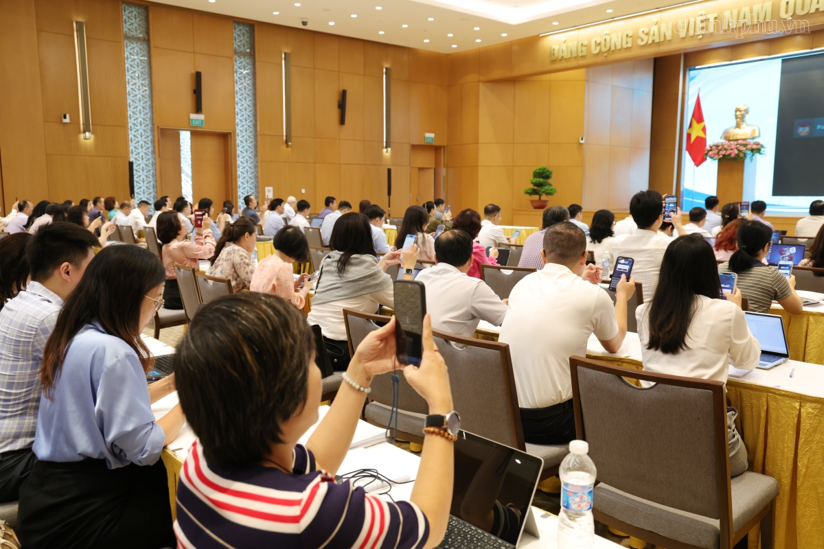 Bồi dưỡng ứng dụng AI trong công tác tham mưu, hành chính tại Văn phòng Chính phủ- Ảnh 8.