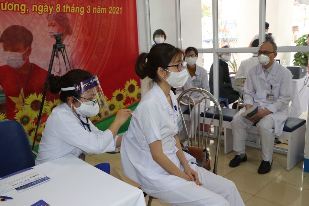  越南启动有史以来规模最大的疫苗接种计划 - Ảnh 19.