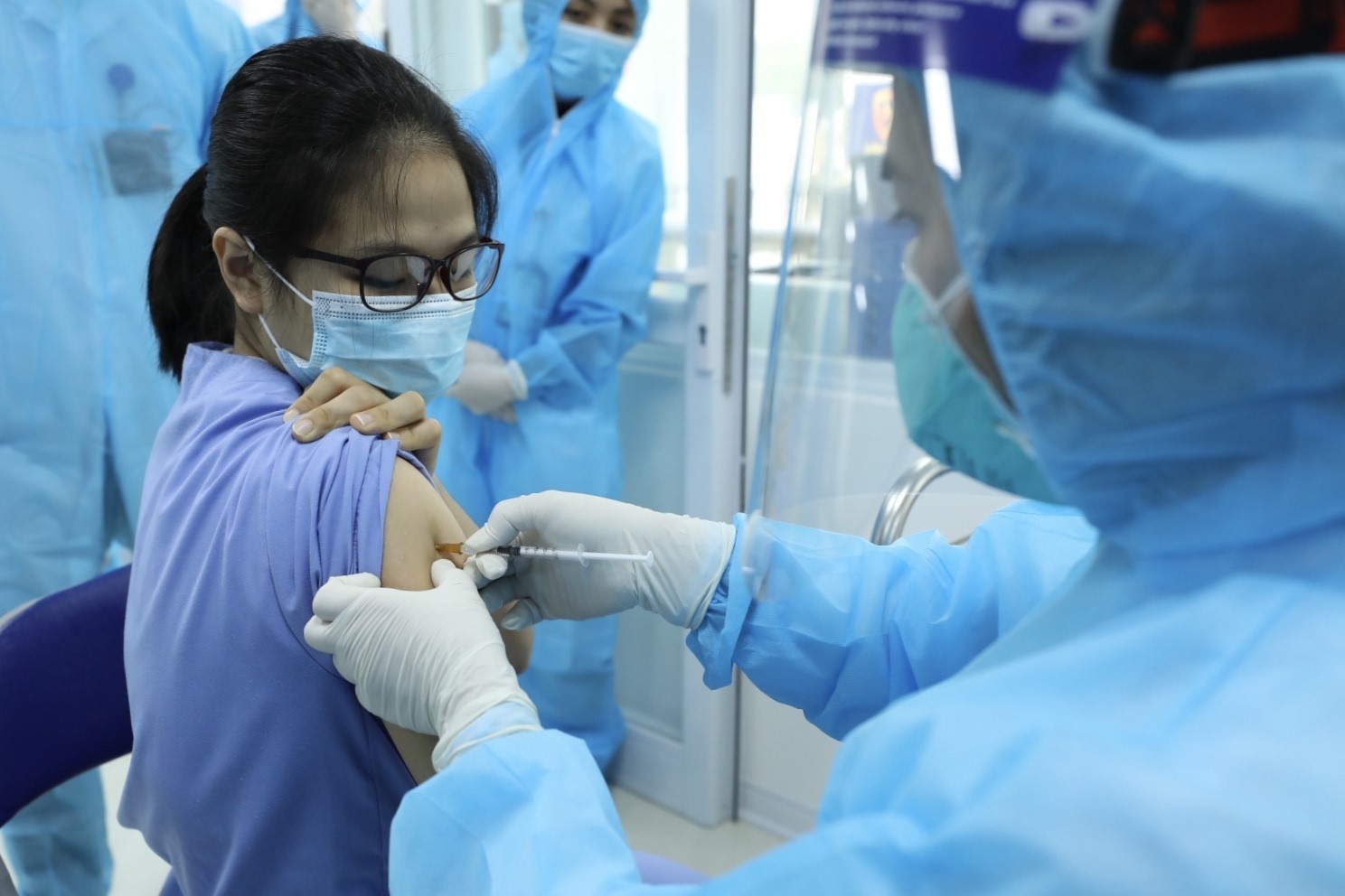  越南启动有史以来规模最大的疫苗接种计划 - Ảnh 15.