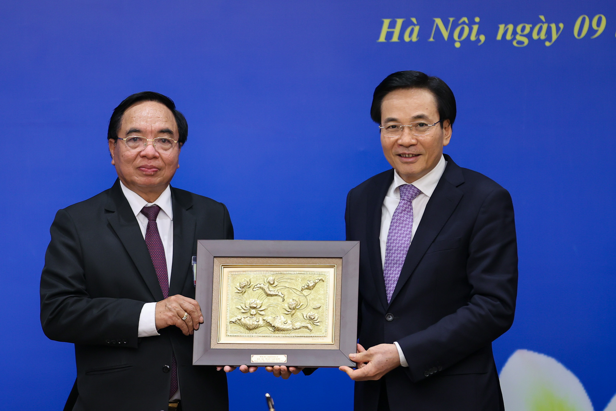 老挝总理府办公厅部长、主任坎坚·翁坡西访问越南政府办公厅 - Ảnh 9.