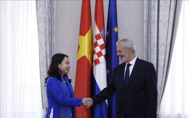 越南国家副主席武氏映春访问克罗地亚