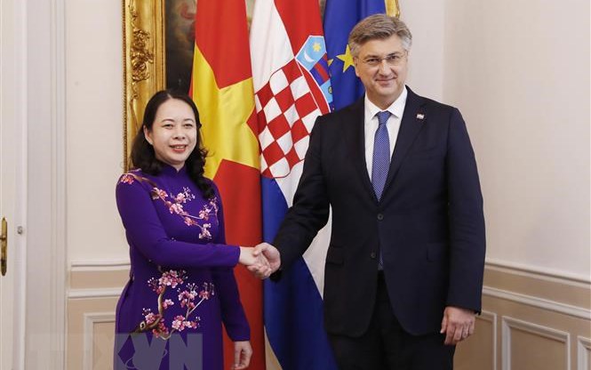 越南国家副主席武氏映春与克罗地亚总理举行会谈