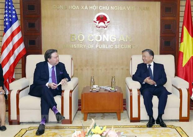 越南与美国加强合作打击犯罪 - Ảnh 1. 越南与美国加强合作打击犯罪 - Ảnh 1.