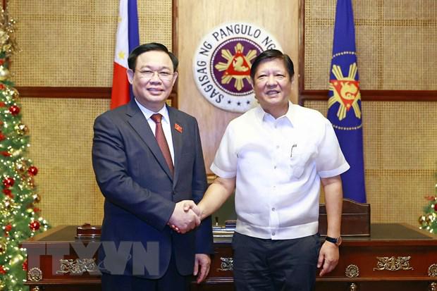 越南国会主席王庭惠会见菲律宾总统费迪南德·罗穆亚尔德斯·马科斯 - Ảnh 1.