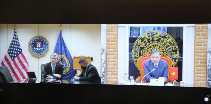 photo-1645614363813 photo-1645614363813