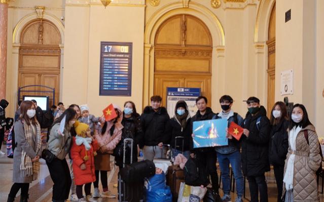 photo-1646623136689 photo-1646623136689